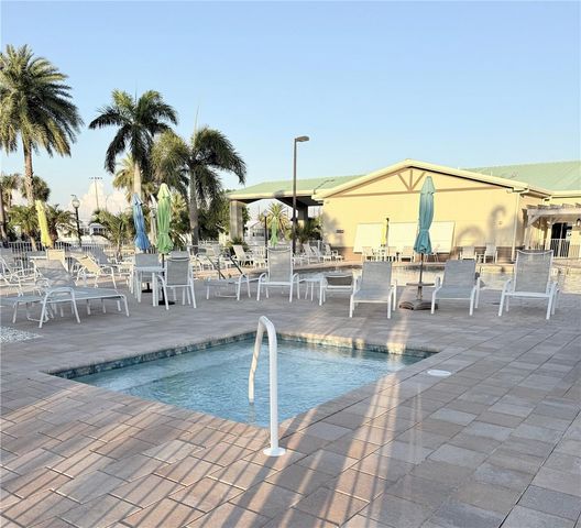 615 S GREEN CIRCLE, Venice, FL 34285