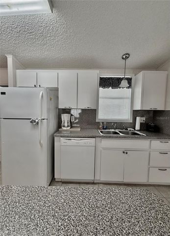 615 S GREEN CIRCLE, Venice, FL 34285