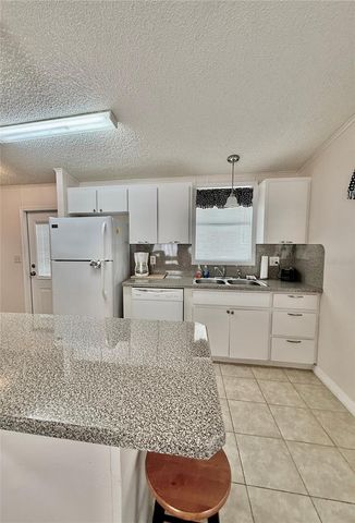 615 S GREEN CIRCLE, Venice, FL 34285