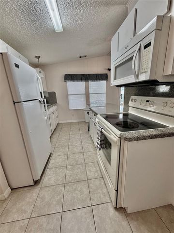 615 S GREEN CIRCLE, Venice, FL 34285
