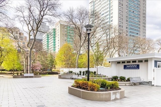 6 Whittier Place 4N, Boston, MA 02114