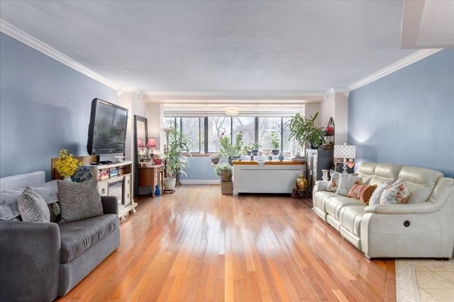 6 Whittier Place 4N, Boston, MA 02114