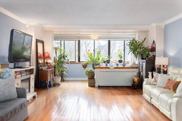 6 Whittier Place 4N, Boston, MA 02114