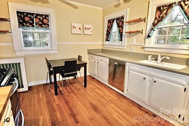 8 Colonial Place, Asheville, NC 28804