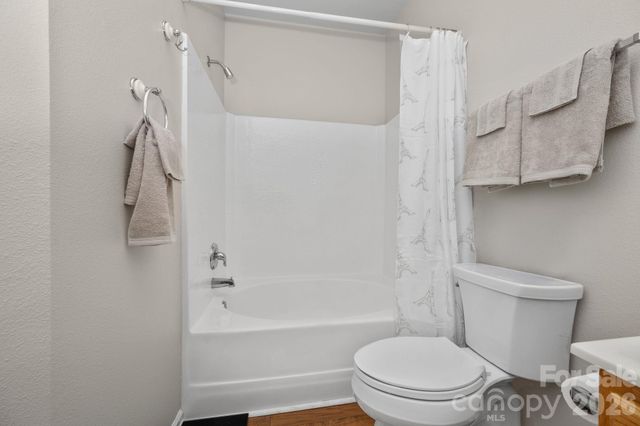 5757 Fox Ridge Lane, Winston Salem, NC 27104