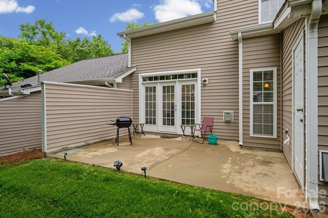 5757 Fox Ridge Lane, Winston Salem, NC 27104