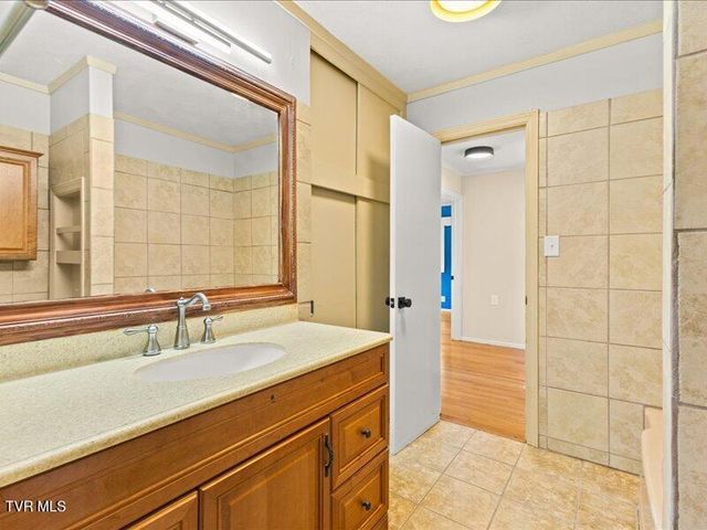 107 Oak Lane, Johnson City, TN 37604