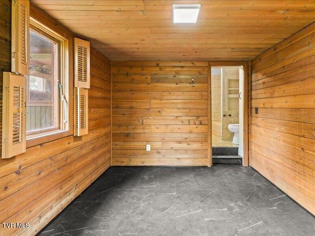 107 Oak Lane, Johnson City, TN 37604