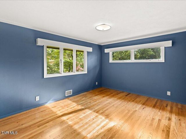 107 Oak Lane, Johnson City, TN 37604