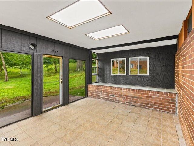107 Oak Lane, Johnson City, TN 37604