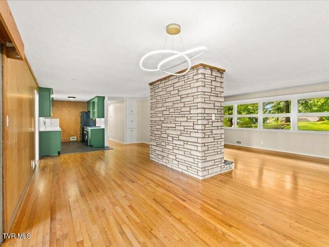 107 Oak Lane, Johnson City, TN 37604