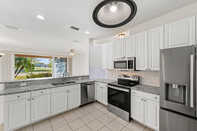 558 Waverly Circle, Port St. Lucie, Port St Lucie, FL 34983