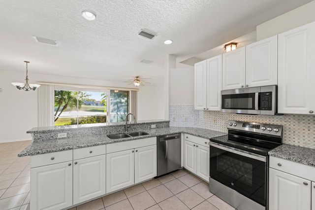 558 Waverly Circle, Port St. Lucie, Port St Lucie, FL 34983