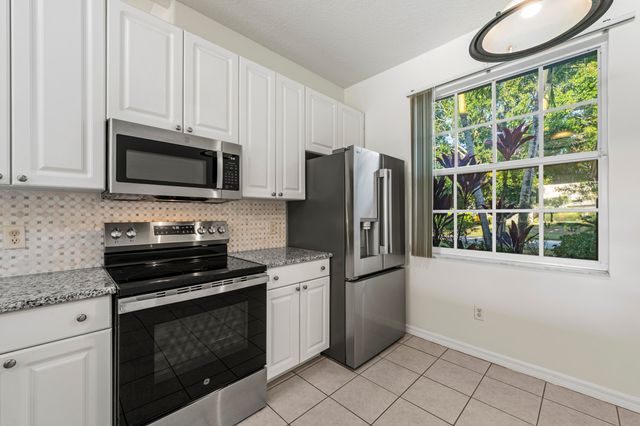 558 Waverly Circle, Port St. Lucie, Port St Lucie, FL 34983