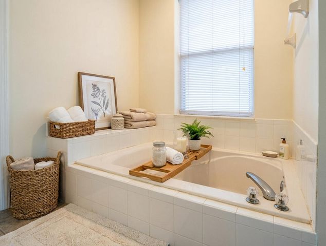 558 Waverly Circle, Port St. Lucie, Port St Lucie, FL 34983