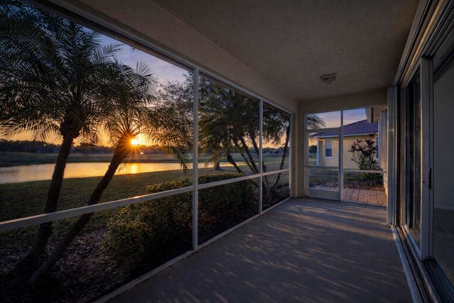 558 Waverly Circle, Port St. Lucie, Port St Lucie, FL 34983