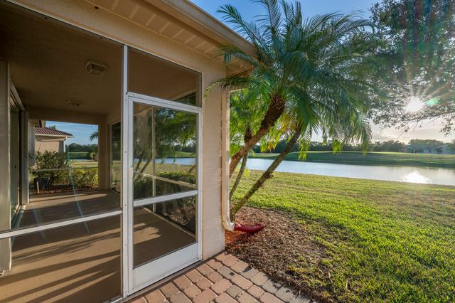 558 Waverly Circle, Port St. Lucie, Port St Lucie, FL 34983