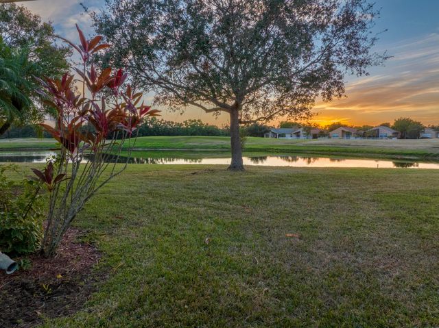 558 Waverly Circle, Port St. Lucie, Port St Lucie, FL 34983