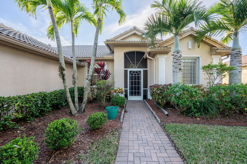 558 Waverly Circle, Port St. Lucie, Port St Lucie, FL 34983