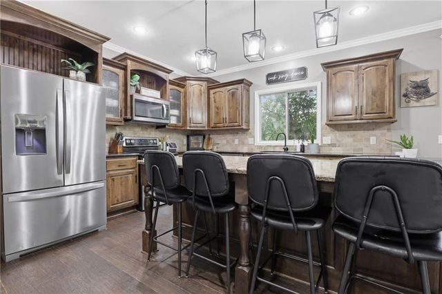 1502 Cross Creek Drive, Raymore, MO 64083