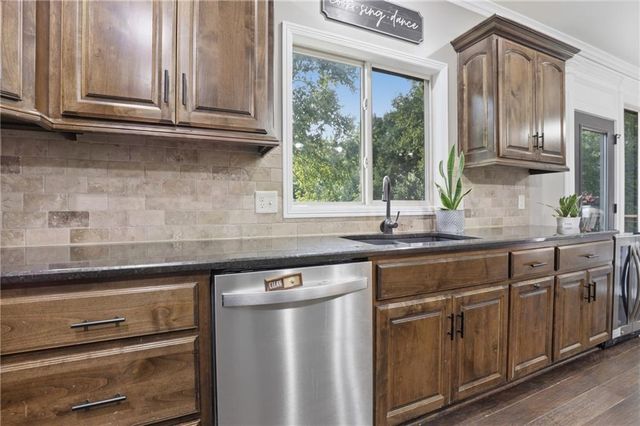 1502 Cross Creek Drive, Raymore, MO 64083