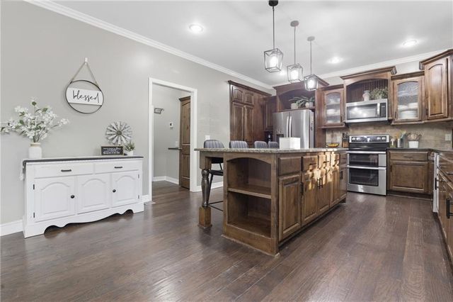 1502 Cross Creek Drive, Raymore, MO 64083