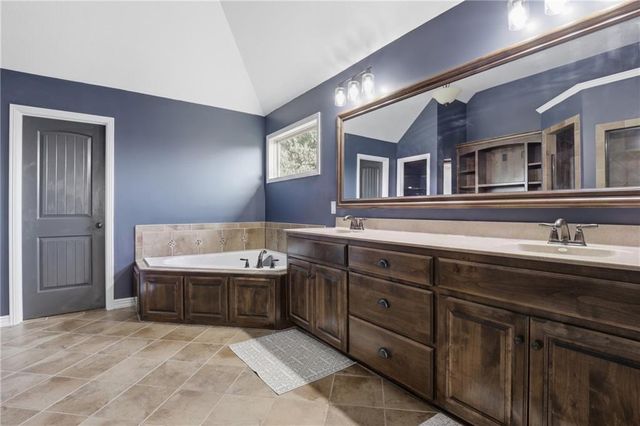 1502 Cross Creek Drive, Raymore, MO 64083