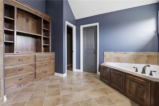 1502 Cross Creek Drive, Raymore, MO 64083