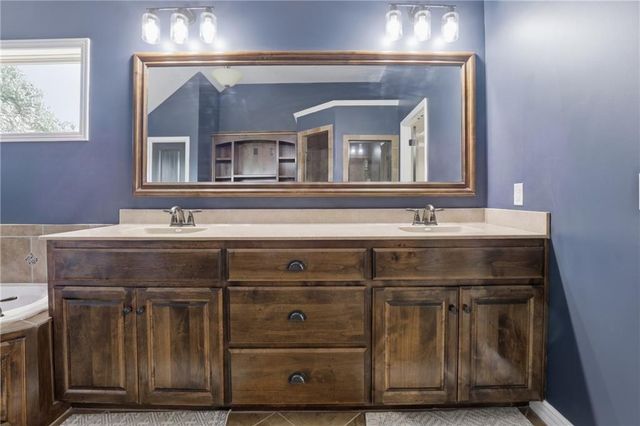 1502 Cross Creek Drive, Raymore, MO 64083