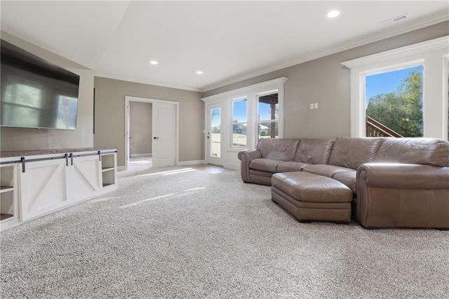 1502 Cross Creek Drive, Raymore, MO 64083