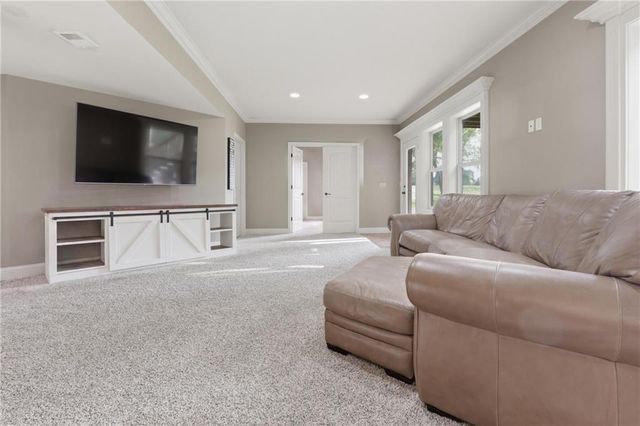 1502 Cross Creek Drive, Raymore, MO 64083