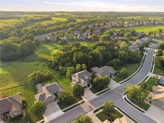 1502 Cross Creek Drive, Raymore, MO 64083