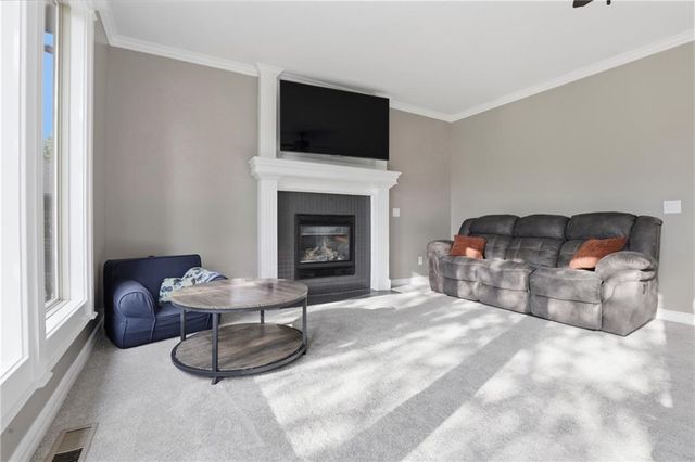 1502 Cross Creek Drive, Raymore, MO 64083
