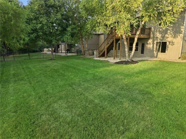 1502 Cross Creek Drive, Raymore, MO 64083
