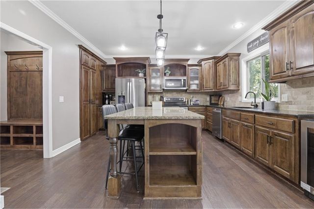1502 Cross Creek Drive, Raymore, MO 64083