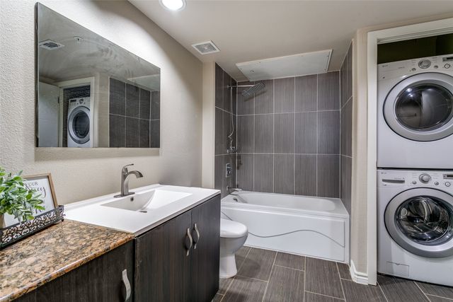 1100 W Trinity Mills Road 3005, Carrollton, TX 75006