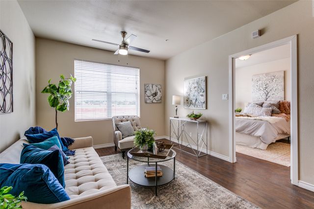 1100 W Trinity Mills Road 3005, Carrollton, TX 75006