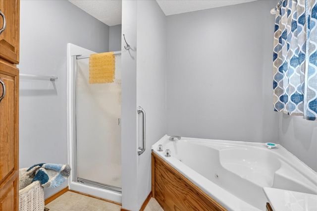 3669 S Ridgecrest Avenue, Springfield, MO 65807