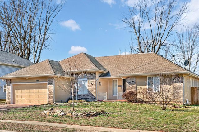 3669 S Ridgecrest Avenue, Springfield, MO 65807