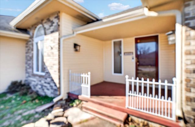 3669 S Ridgecrest Avenue, Springfield, MO 65807