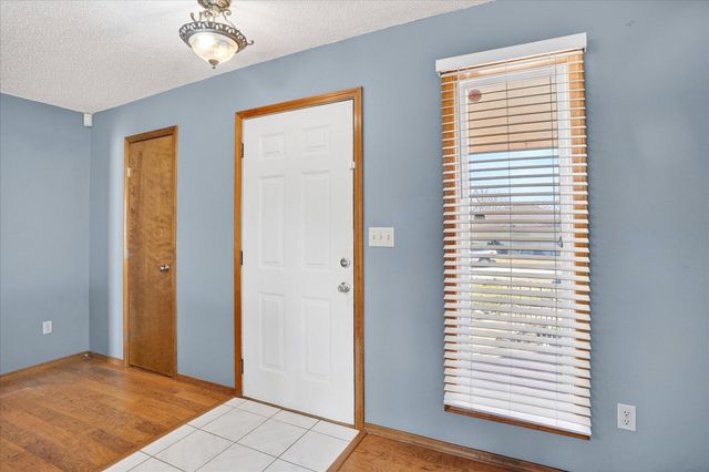 3669 S Ridgecrest Avenue, Springfield, MO 65807