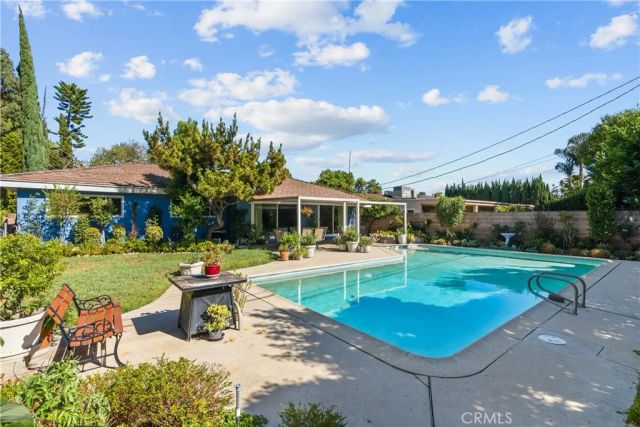8941 Gloria Avenue, North Hills, CA 91343