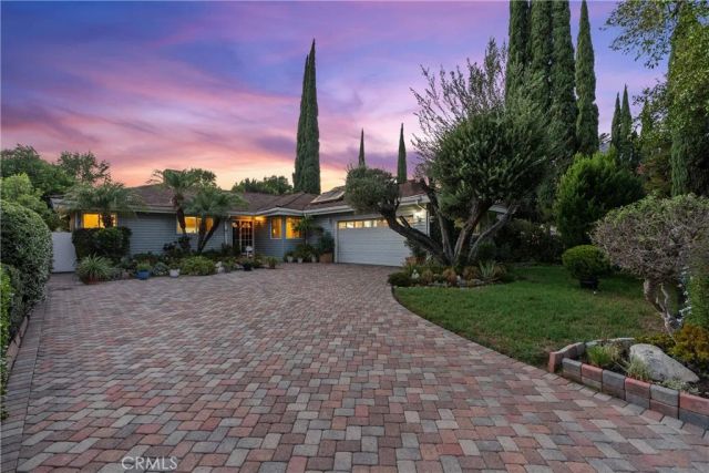 8941 Gloria Avenue, North Hills, CA 91343
