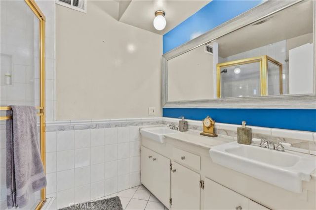 8941 Gloria Avenue, North Hills, CA 91343