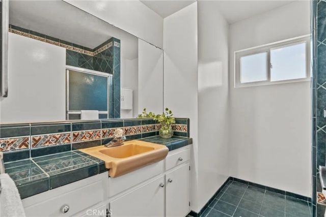 8941 Gloria Avenue, North Hills, CA 91343