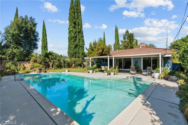 8941 Gloria Avenue, North Hills, CA 91343
