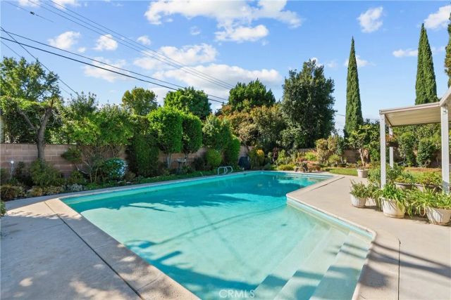 8941 Gloria Avenue, North Hills, CA 91343