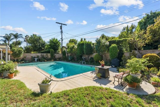 8941 Gloria Avenue, North Hills, CA 91343