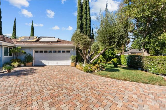 8941 Gloria Avenue, North Hills, CA 91343