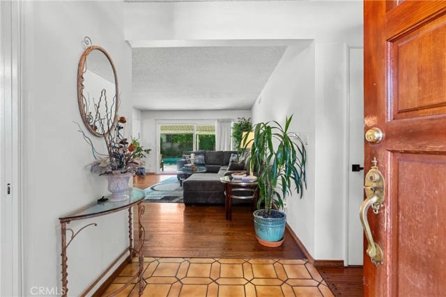 8941 Gloria Avenue, North Hills, CA 91343
